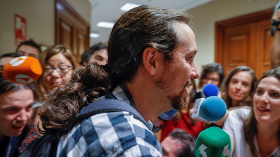 Guerra de argumentos entre Sánchez 
e Iglesias para justificar sus posiciones