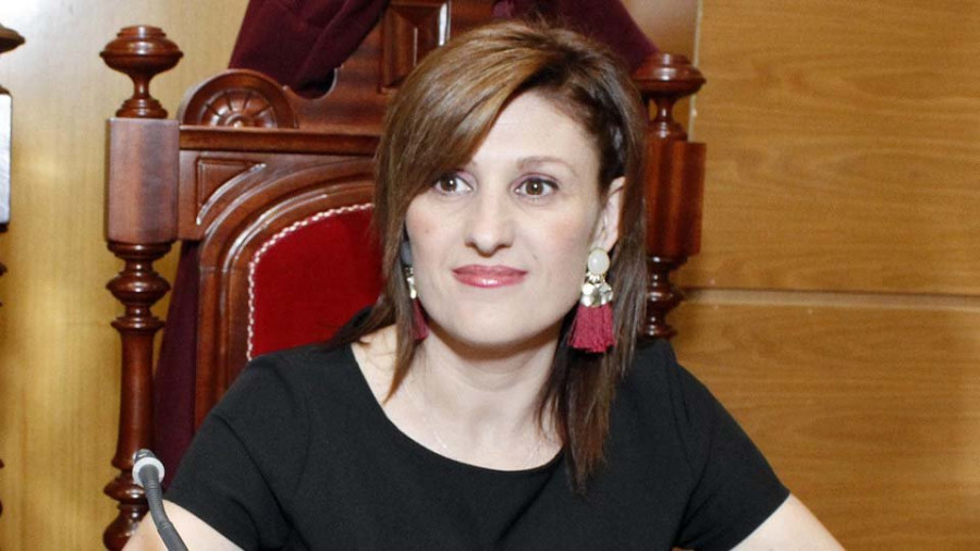La alcaldesa da cuenta al Pleno de la aceptación del salario que la oposición le aprobó en julio