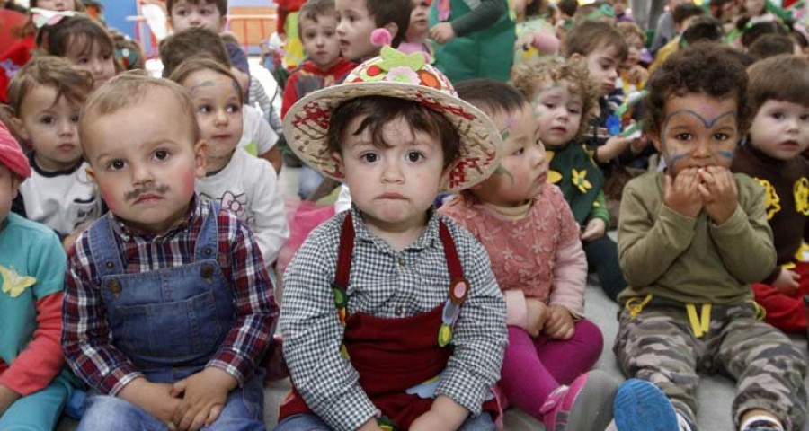 Ravella pedirá la inclusión de la nueva guardería en la red de A Galiña Azul