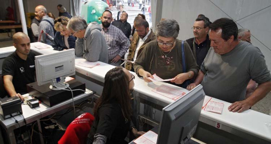 La carpa del Marisco sirve 8.538 raciones en menos de cuatro horas