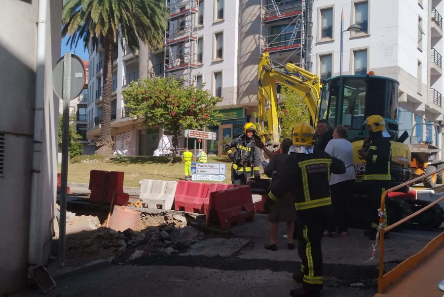 La rotura de una tubería de gas obliga a desalojar dos edificios y varios locales comerciales de Progreso