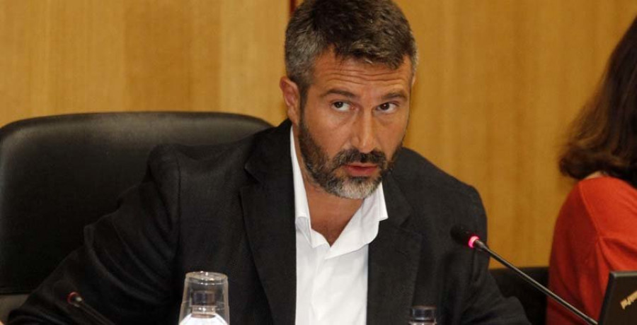 Varela critica el gasto de 650.000 euros en curas mientras se niega una UVI móvil