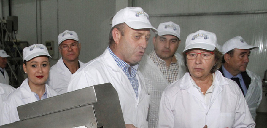 CAMBADOS - Quintana destaca el potencial exportador de la conserva y anuncia nuevas ayudas