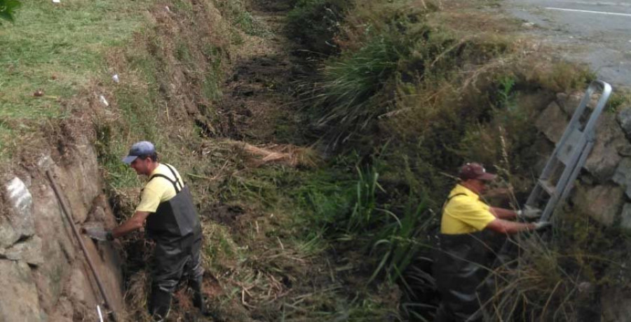 El Concello termina las tareas de desbroce en 300 kilómetros del término municipal