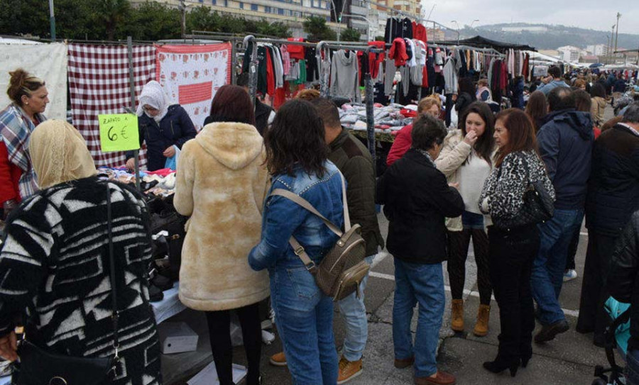 El Concello de Ribeira autorizará la celebración del mercadillo este sábado pese a ser jornada festiva
