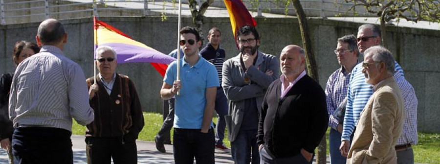 Versos, flores y recuerdos para el 14 de Abril