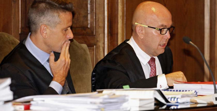 Abren un expediente sancionador al letrado de Sito por “vapear” en el juicio