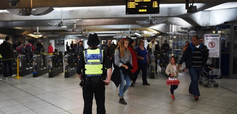 Detienen a un joven de 18 años por el ataque terrorista del metro de Londres