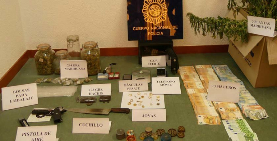 Detienen en el entorno del muelle de Castiñeiras a un vecino de 22 años acusado de tráfico de drogas
