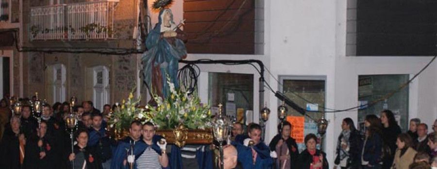 A POBRA - La procesión de La Soledad cerró la Semana Santa pudiendo completar todo su recorrido