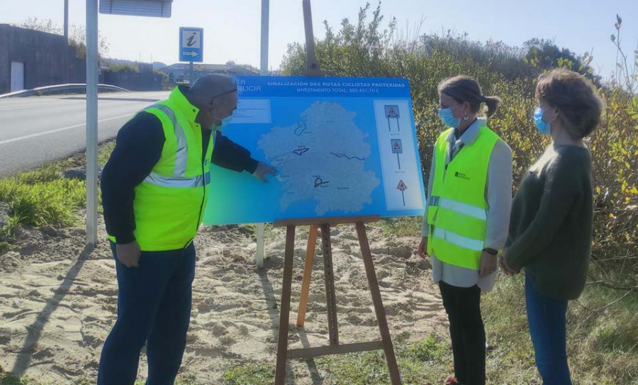 La Xunta refuerza la seguridad vial de ciclistas en la Ruta do Sol con nueva señalización