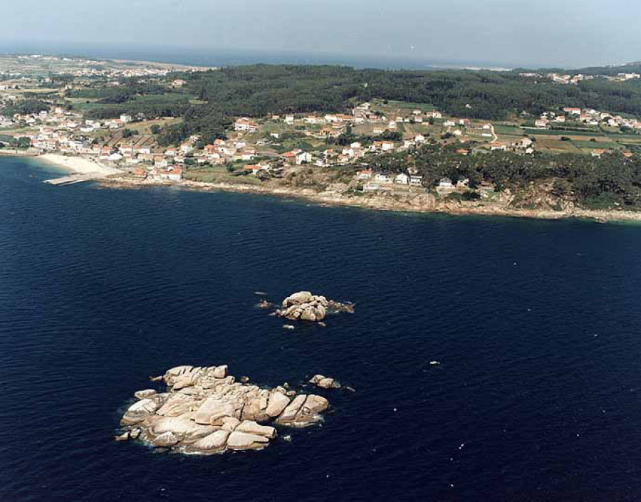 Eliminado un punto de vertido de aguas residuales en el lugar ribeirense de A Ameixida