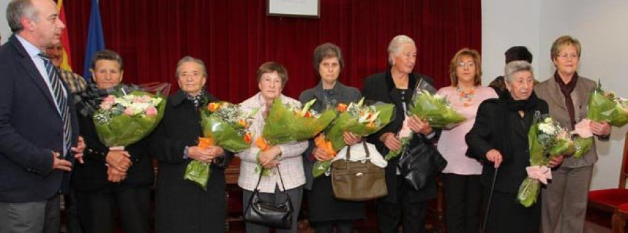 VILANOVA-El Concello honra siete vidas en el campo y el mar por el día de la Mujer Trabajadora