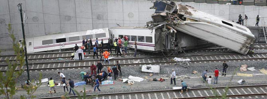 Descarrila cerca de Santiago un tren Alvia que cubría la ruta Madrid-Ferrol