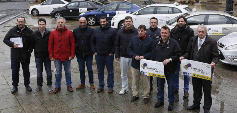 Los taxis de cambados lucen sello por la ciudad del vino