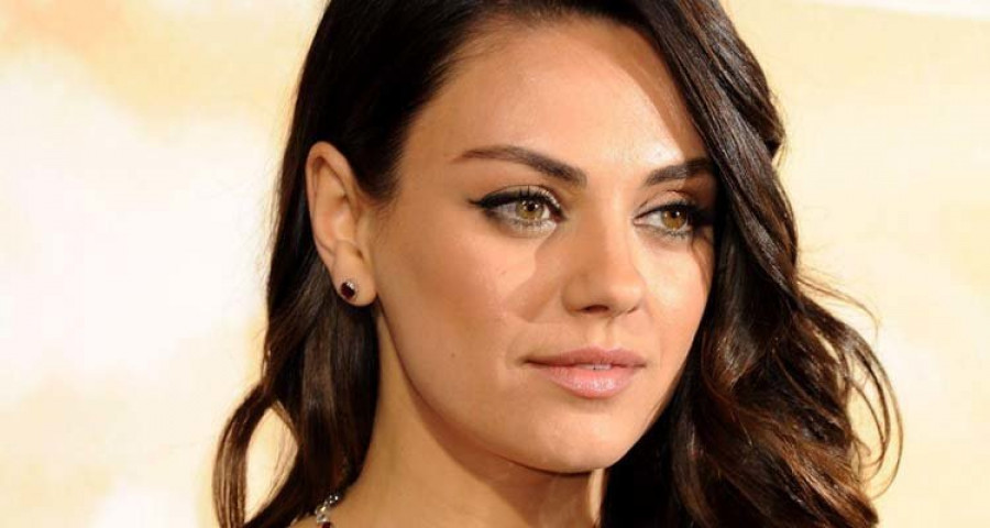 Mila Kunis sorprende a sus 
padres renovando su apartamento