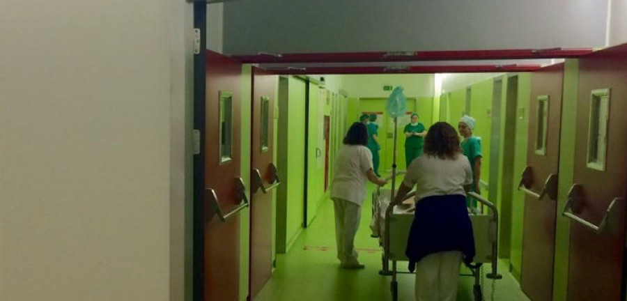 El Hospital do Salnés estrenó ayer su bloque quirúrgico