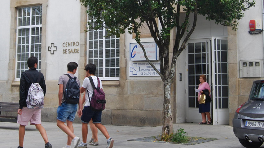 Caldas propone ampliar el centro de salud hacia los juzgados y llevar a estos a la calle Real