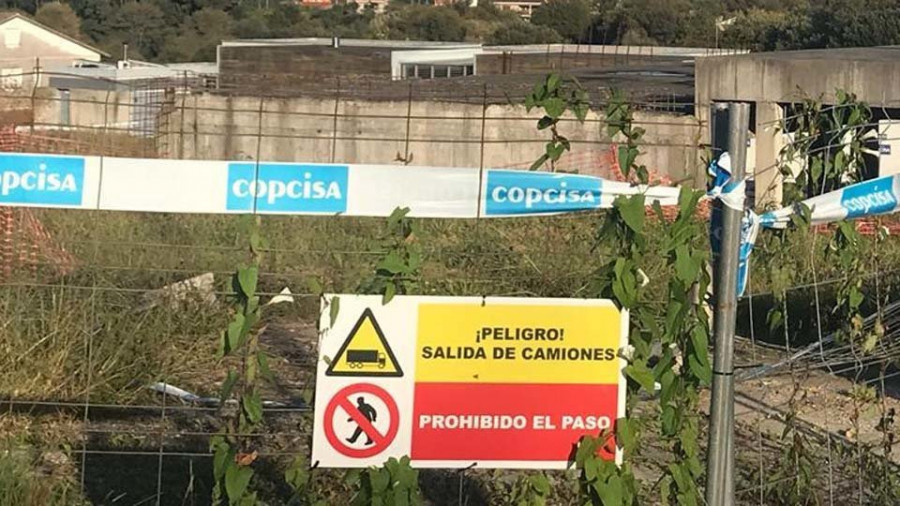 Copcisa paraliza la obra del centro cultural de Vilalonga y reclama casi 500.000 euros al Concello