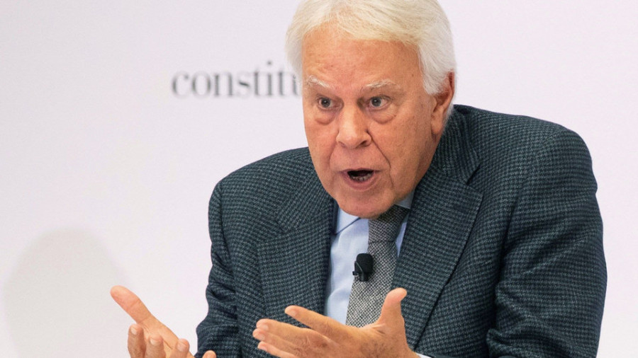 Felipe González se suma a las críticas a Pedro Sánchez por la aceptación de un relator