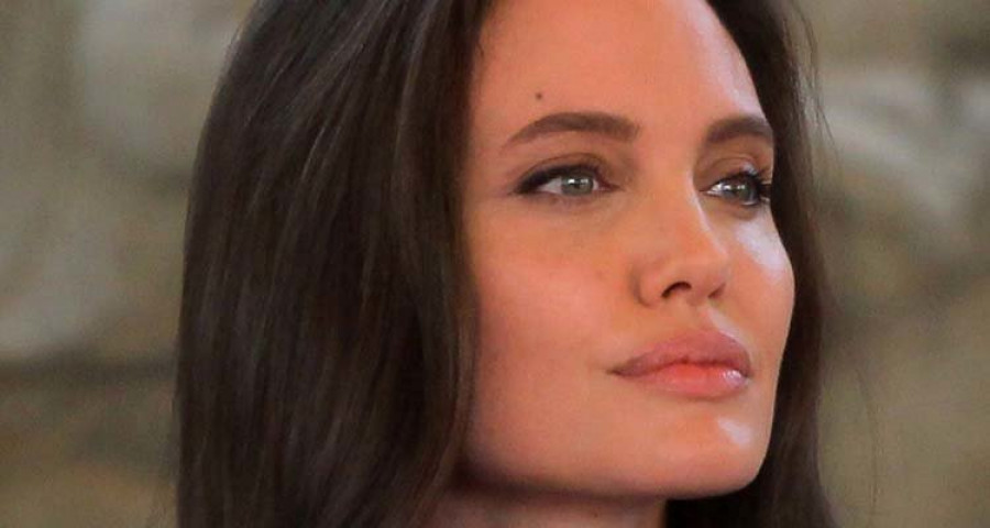 Angelina Jolie se considera 
una “orgullosa americana”