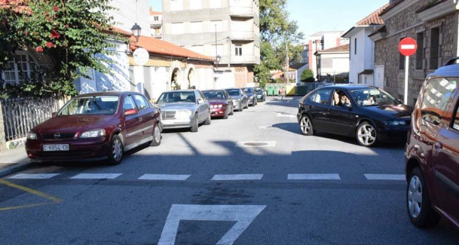 La reordenación del tráfico en las calles Rafael Dieste y Manuel Antonio, en Ribeira, dará fluidez al entorno de las Casas Baratas