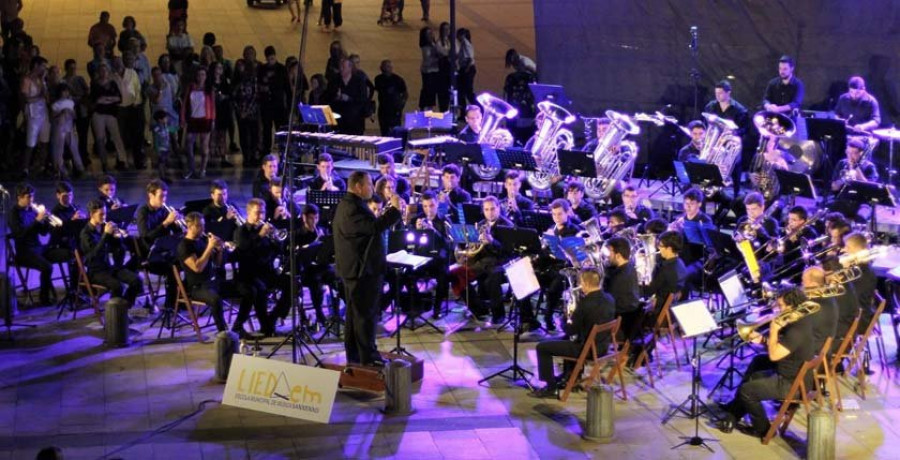 Reportaje | La Brass Band se consolida en Sanxenxo e integra a la categoría infantil