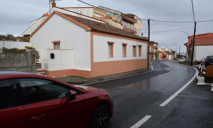 Ruiz retomará conversaciones con los dueños de una casa en Castiñeiras situada en una curva