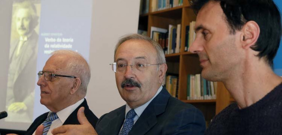 La centenaria teoría de la relatividad ya se puede leer en gallego
