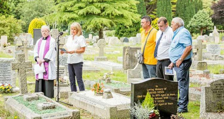 Reportaje | Un homenaje en Reino Unido cierra 
el naufragio del Juan Ferrer 53 años más tarde