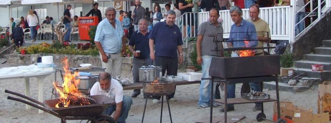 SOS recurre a la quema simbólica de un pilote para celebrar la noche de San Xoán