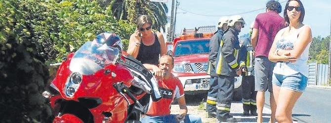 CATOIRA-Un árbol cae sobre un coche en Gondar y un motorista resulta herido en una colisión