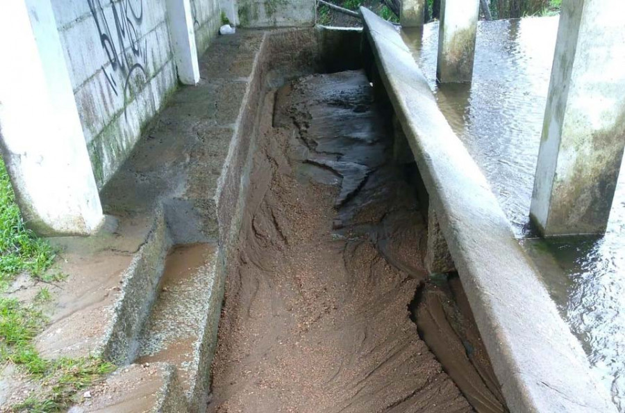 Los vecinos de Guillán vuelven a vivir otra noche de pesadilla con arrastre de agua y lodos