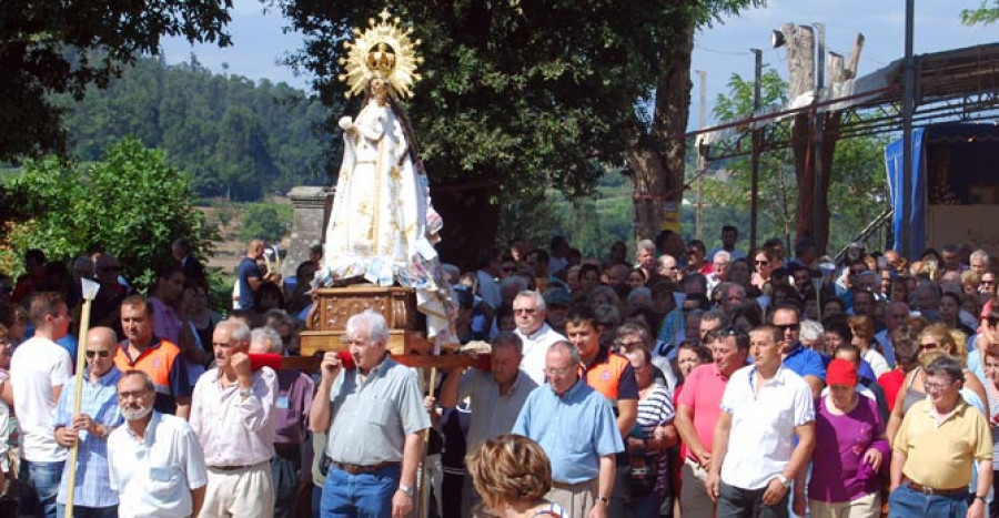 Miles de romeros veneran a la Virgen de los Milagros