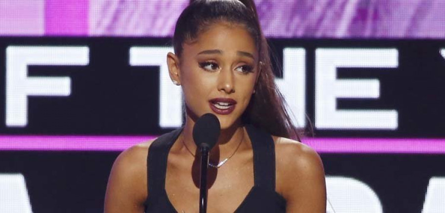 La cantante Ariana Grande es elegida mejor artista del año