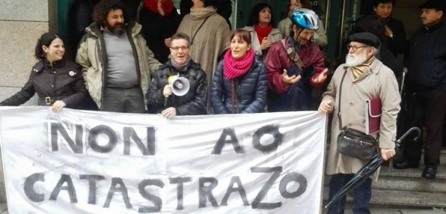 SANXENXO - La Plataforma Veciñal convoca para hoy  una protesta para exigir la bajada del IBI