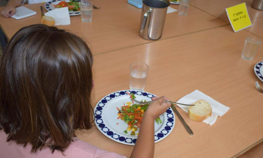 El colegio Praia Xardín se ve obligado a reducir horas lectivas para que funcione el comedor