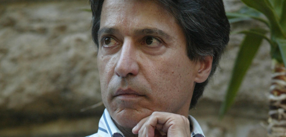 Recorrer Vilagarcía a través de la mirada literaria de Xurxo Alonso