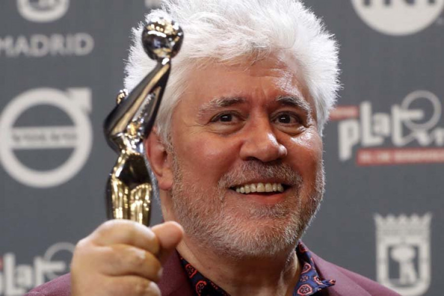 Pedro Almodóvar recibe el premio Platino por su película “Julieta”