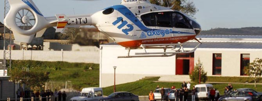 Evacuan en helicóptero a un herido tras caerse al trabajar en una viña