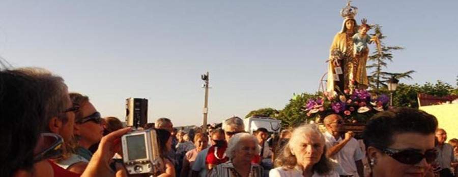 La Armada visita Carril el jueves para rendir homenaje a la Virgen del Carmen