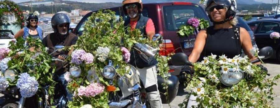 Flores y globos para honrar a San Cristóbal