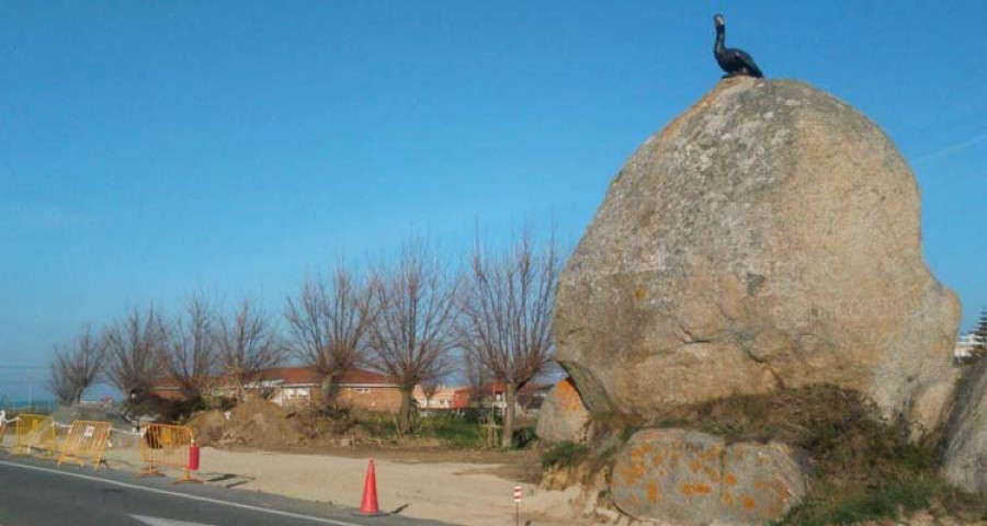 Comuneros de Noalla piden retirar dos piedras cercanas al Con do Paxaro por seguridad
