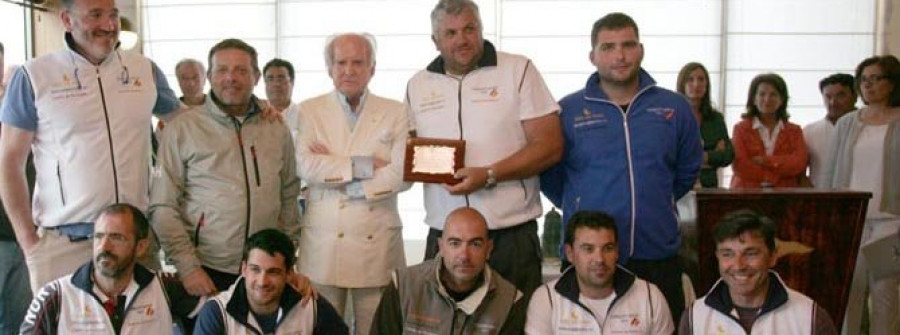 El Corsario VI conquista en Riveira  la XVI Regata Ramiro Carregal Rey