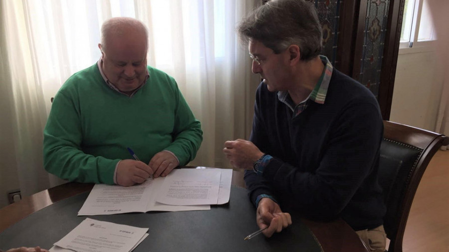 Concello y Amigos de Galicia renuevan el convenio de ayuda a familias con pocos recursos
