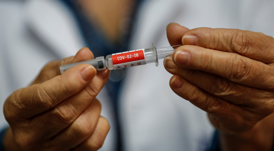 Rusia espera producir dos millones de vacunas al mes para final de año