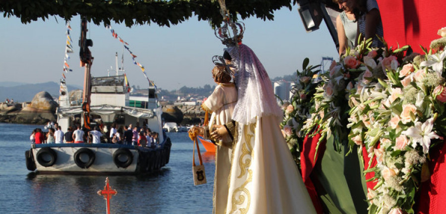 Vilaxoán, Carril y Rianxo unen hoy sus vírgenes en la gran procesión marítima del Carmen