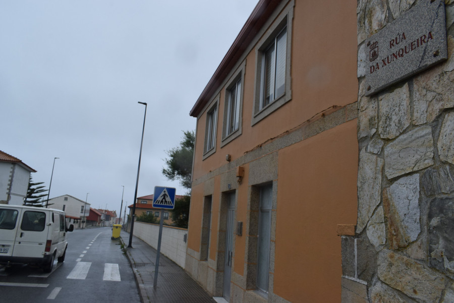 El mercadillo en Aguiño sufre un retraso en su fecha de inicio por trámites administrativos
