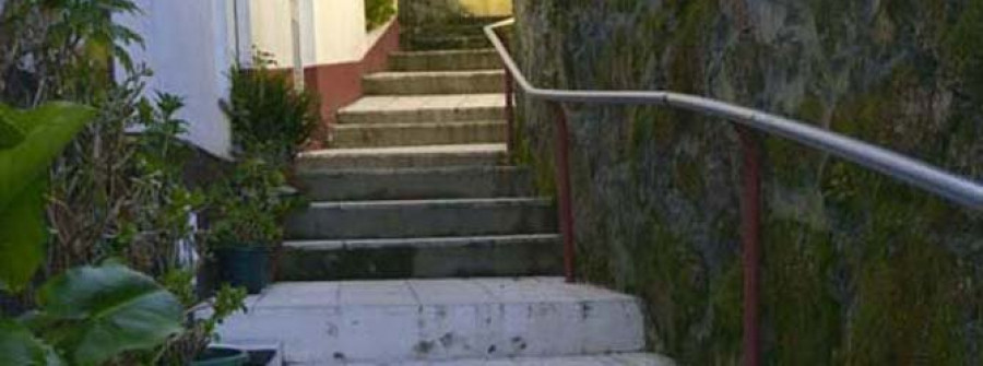 El Concello compra dos parcelas que darán acceso a la rúa das Escaleiras