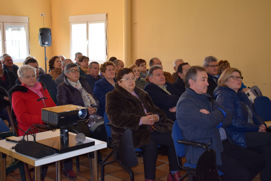 La asociación de vecinos de Carreira celebra diez años convirtiéndose en la más activa de Ribeira
